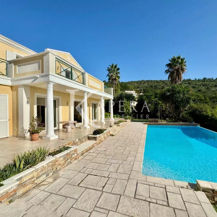 VENTE VILLA D'ARCHITECTE 6P 203M² DANS DOMAINE PRIVE - FALICON