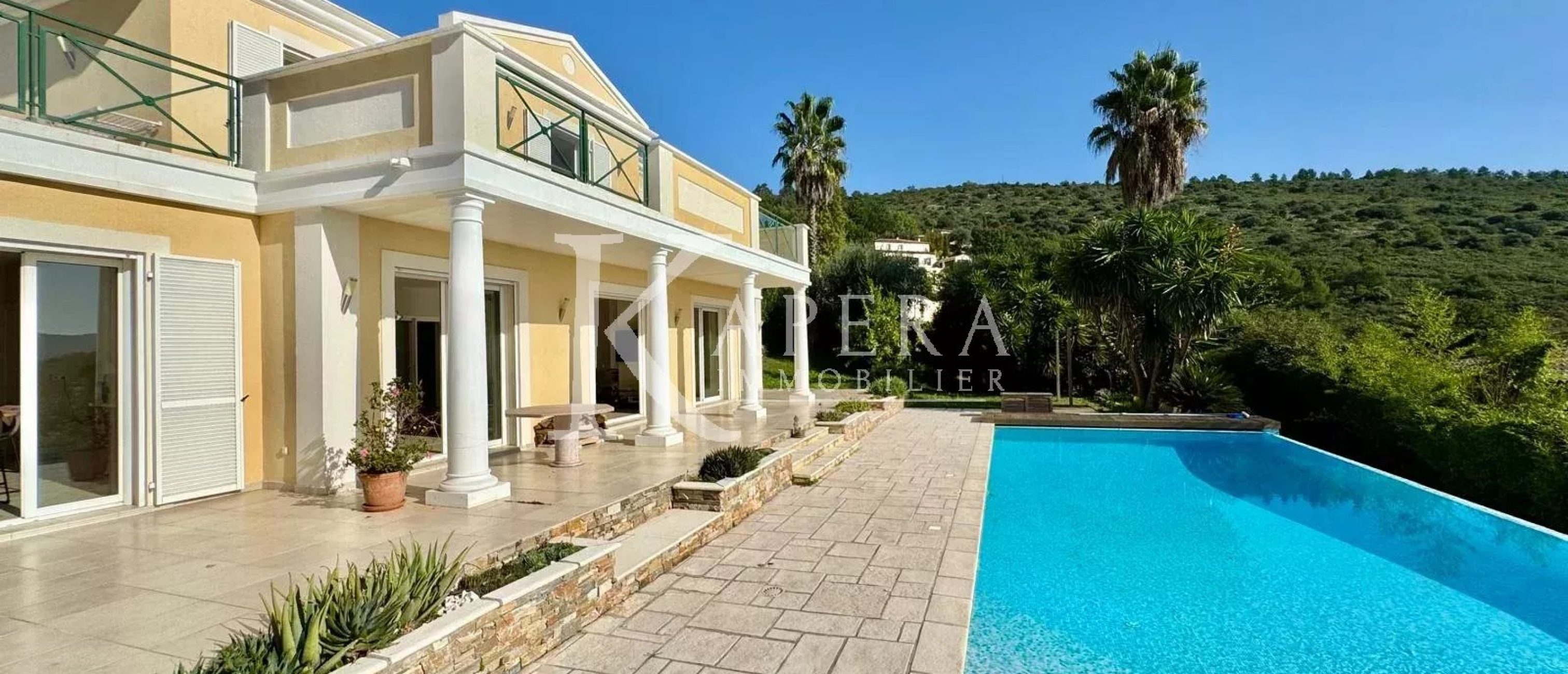 VENTE VILLA D'ARCHITECTE 6P 203M² DANS DOMAINE PRIVE - FALICON