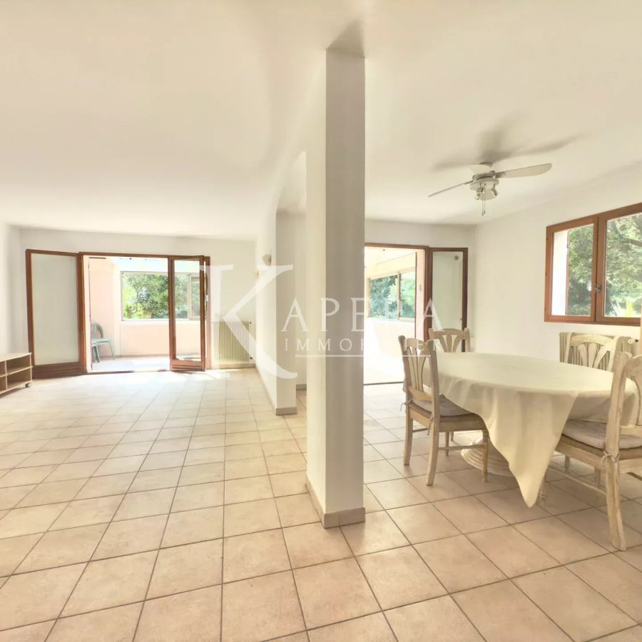 LOCATION MAISON - VALBONNE ILE VERTE- GARAGE-JARDIN-PISCINE
