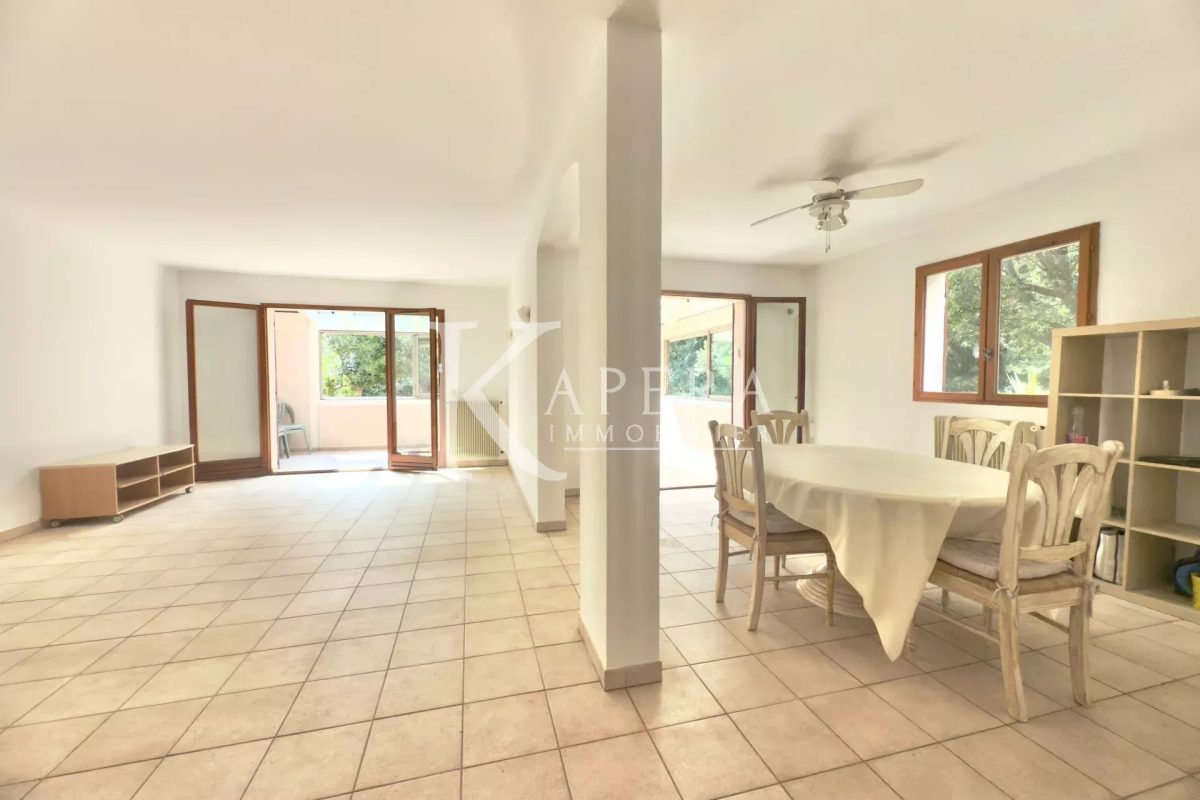 LOCATION MAISON - VALBONNE ILE VERTE- GARAGE-JARDIN-PISCINE