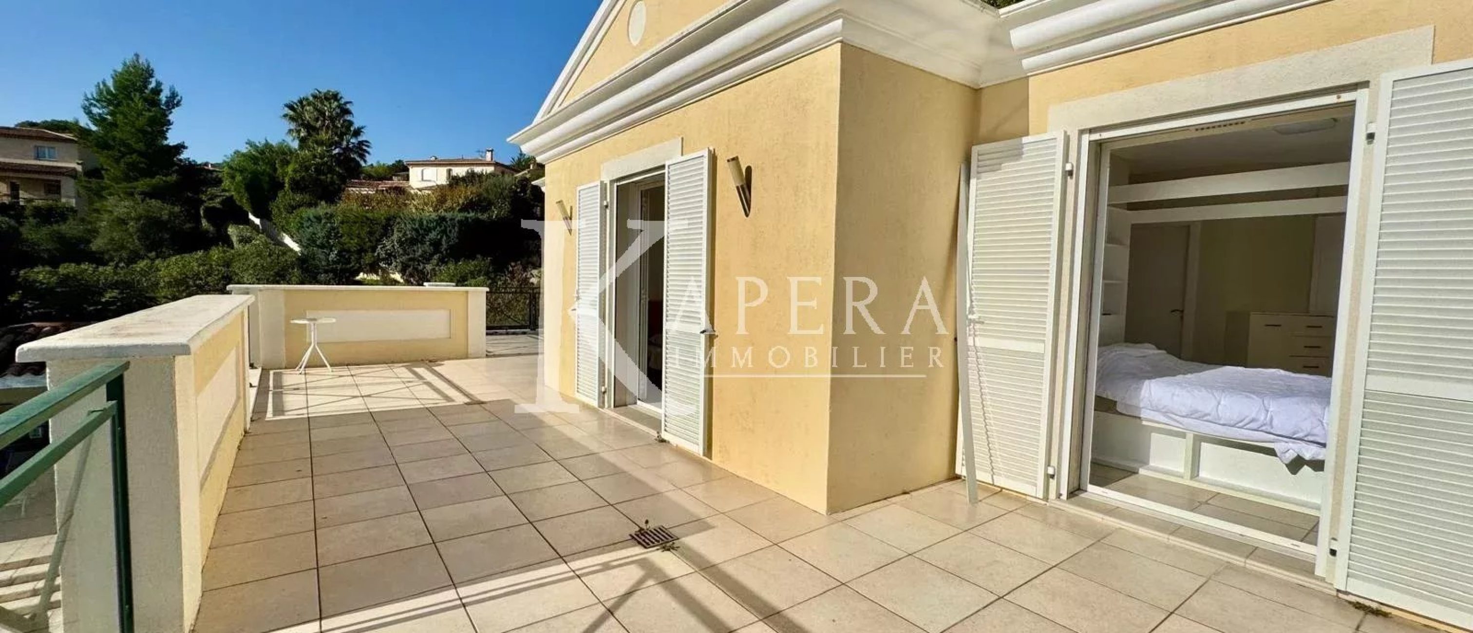 VENTE VILLA D'ARCHITECTE 6P 203M² DANS DOMAINE PRIVE - FALICON