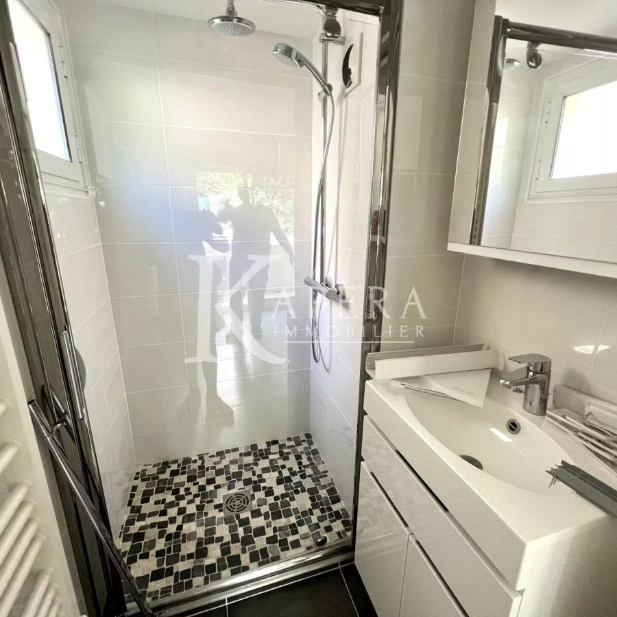 LOCATION VIDE 3 PIECES 75m2 - ANTIBES ILETTE - VUE MER-GARAGE