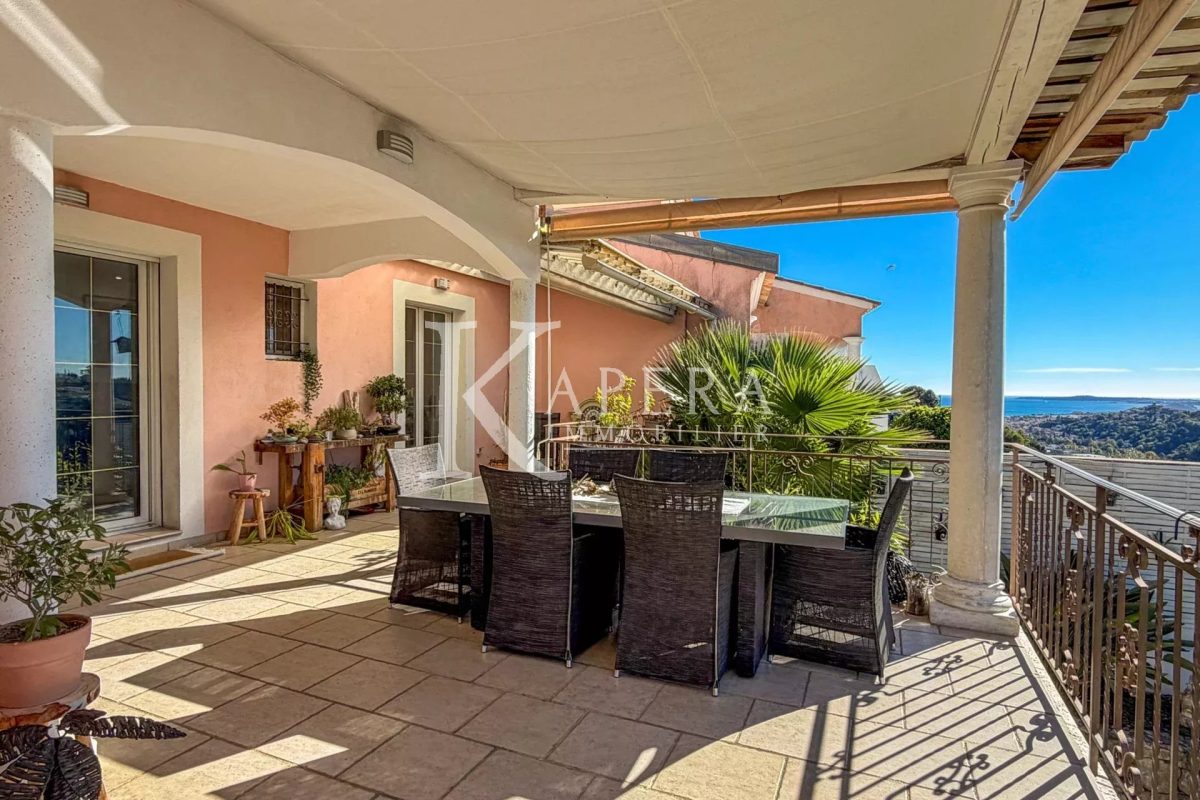 VENTE MAISON 8P 233M2 - CAGNES SUR MER/LES COLLETTES - PISCINE