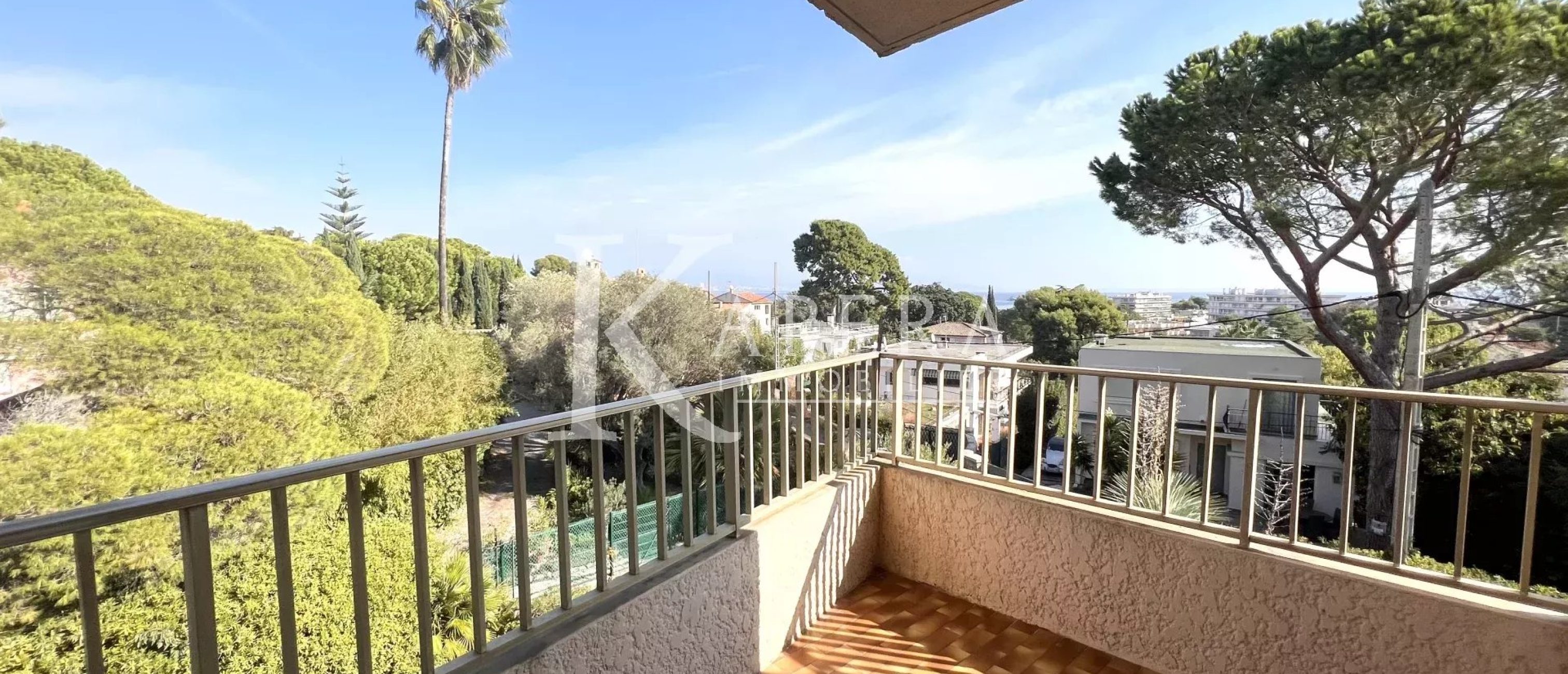 LOCATION 4P 98m2 -ANTIBES ROSTAGNE- VUE MER-GARAGE