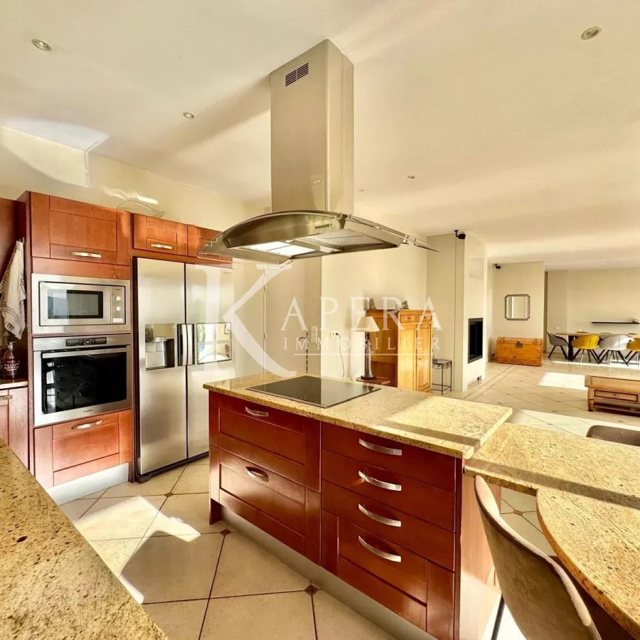 VENTE VILLA D'ARCHITECTE 6P 203M² DANS DOMAINE PRIVE - FALICON