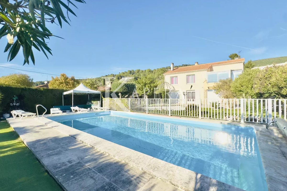 VENTE MAISON 181M2 - DRAGUIGNAN - PISCINE