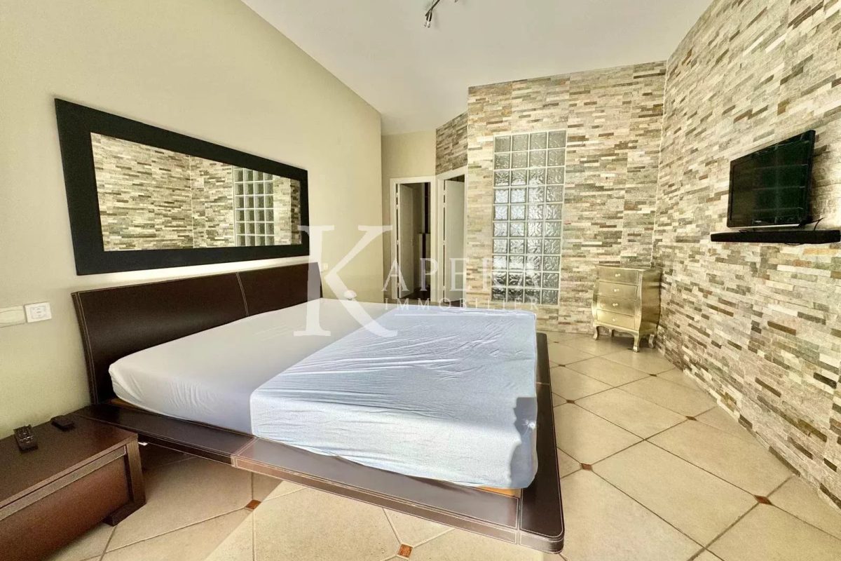 VENTE VILLA D'ARCHITECTE 6P 203M² DANS DOMAINE PRIVE - FALICON