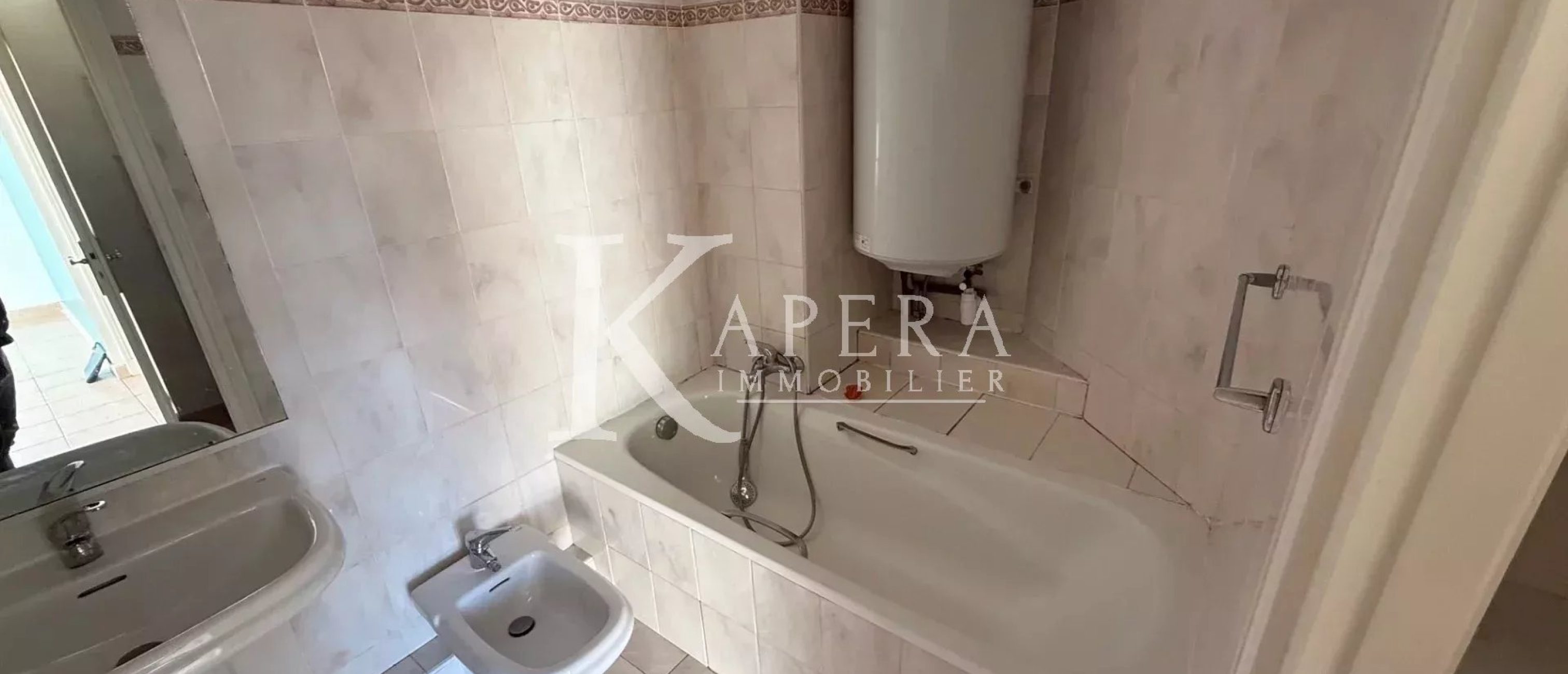 VENTE 2P 45M2 - SAINT LAURENT DU VAR - PARKING - TERRASSE