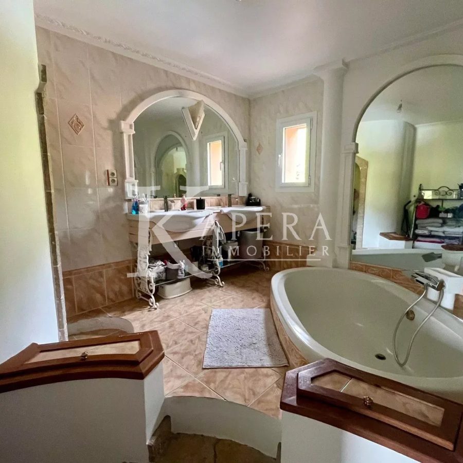 VENTE MAISON 9P 295M2 - FALICON - TERRAIN PISCINABLE