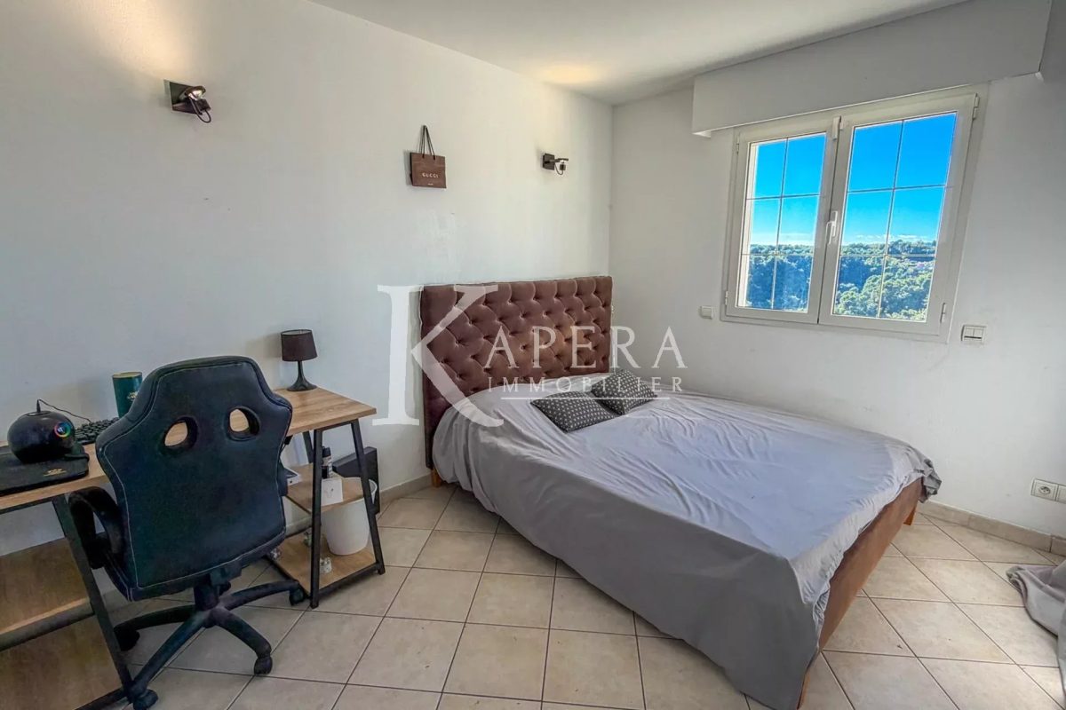 VENTE MAISON 8P 233M2 - CAGNES SUR MER/LES COLLETTES - PISCINE