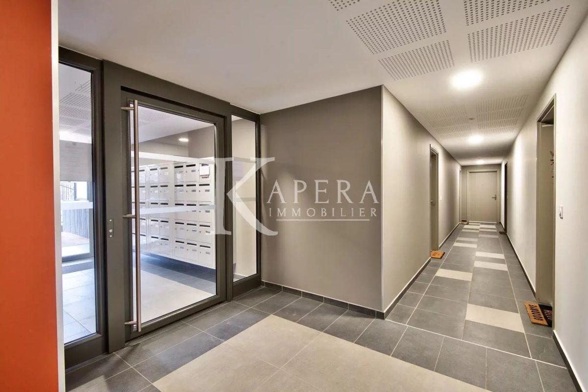 VENTE 2P 41M² - SAINT LAURENT DU VAR/LES PUGETS - TERRASSE - PARKING