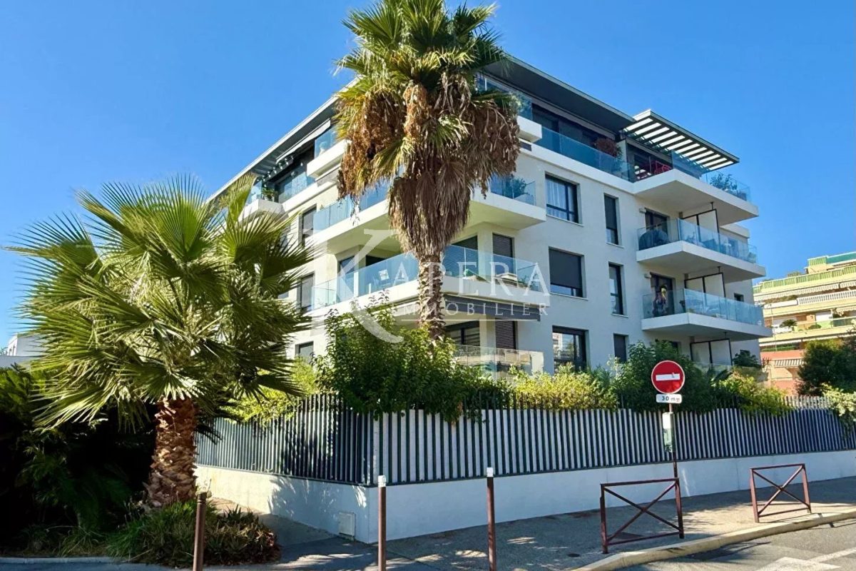 VENTE STUDIO 23M2 - SAINT LAURENT DU VAR/VESPINS - TERRASSE