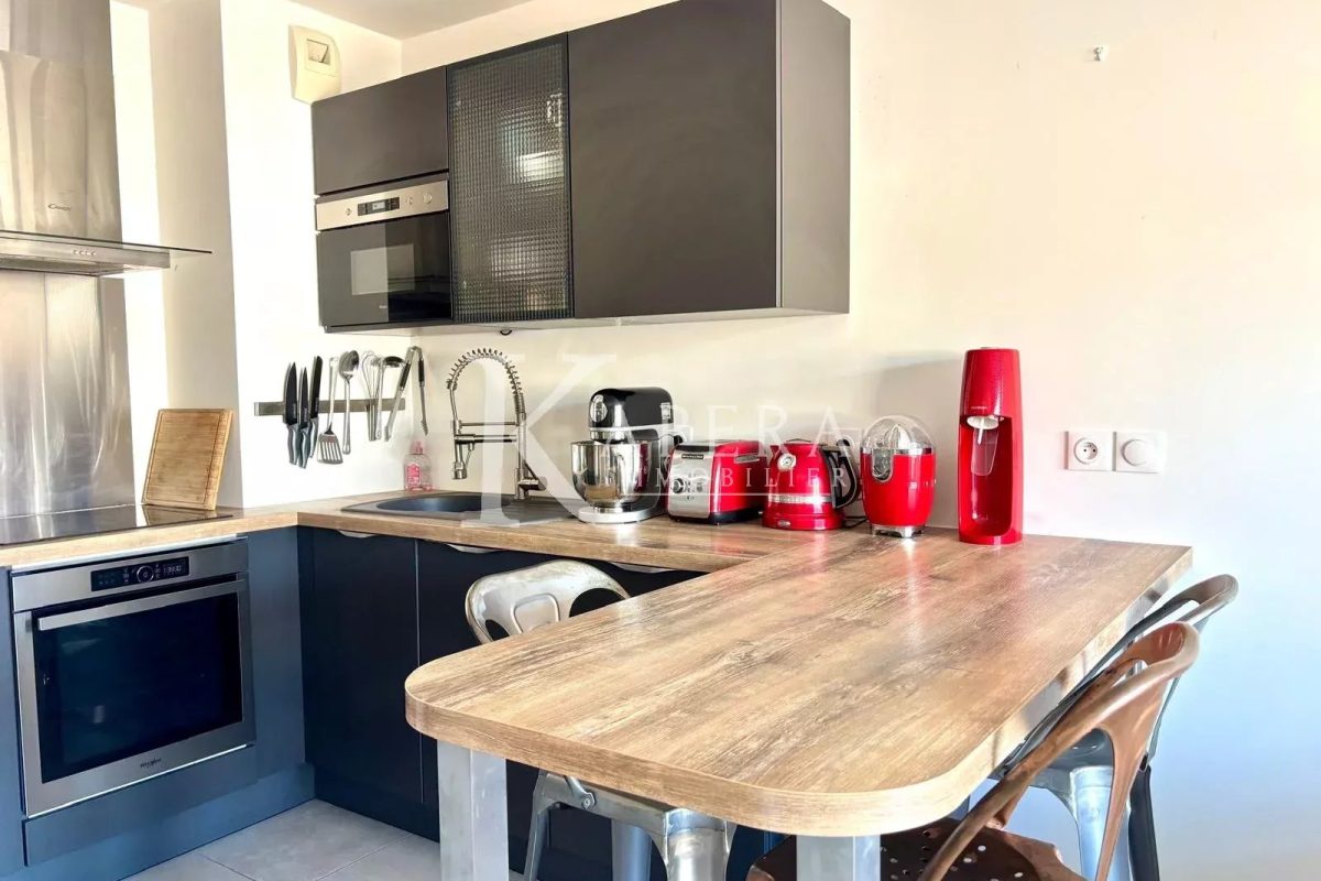 VENTE 2P 40M2 - VALLAURIS - CENTRE VILLE -  TERRASSE - PARKING