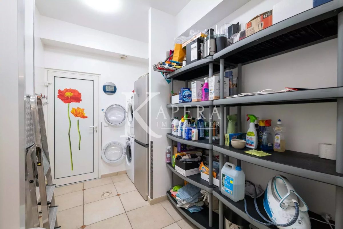 VENTE VILLA D'ARCHITECTE 6P 203M² DANS DOMAINE PRIVE - FALICON