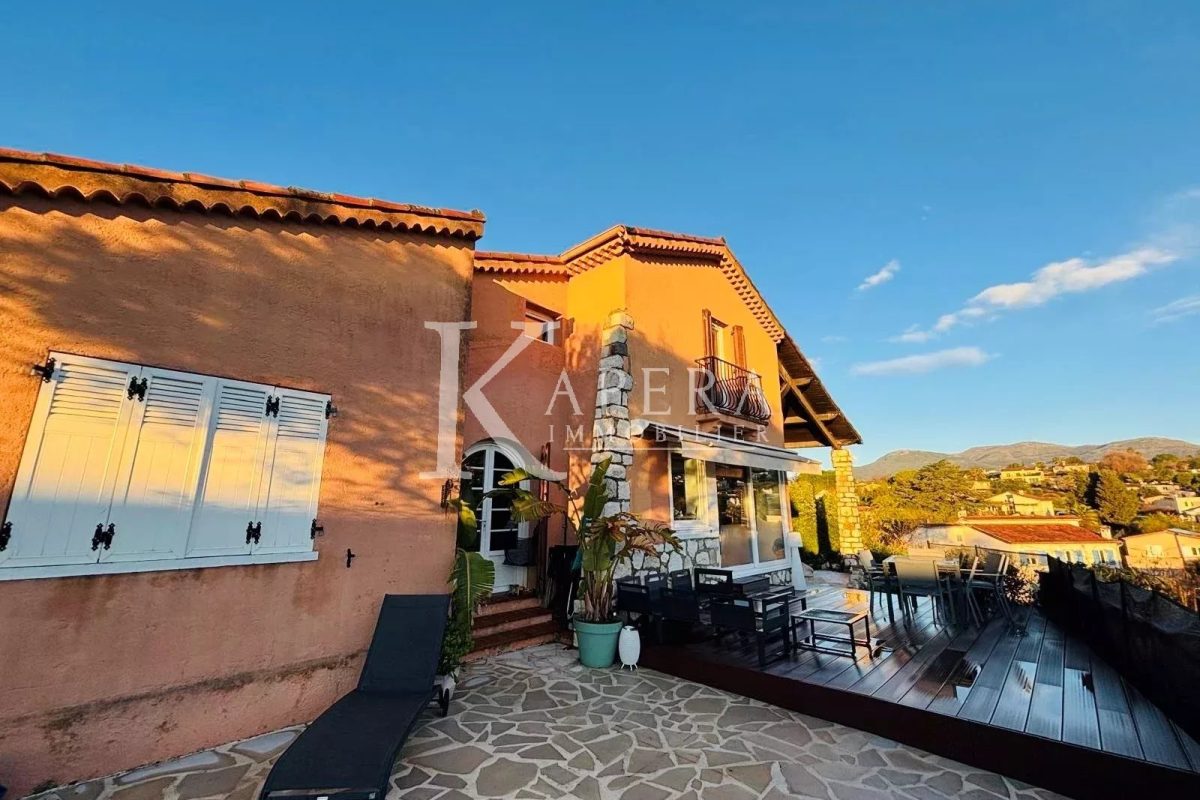 VENTE MAISON INDIVIDUELLE 150M2 - CAGNES SUR MER - CONFORT - STATIONNEMENTS