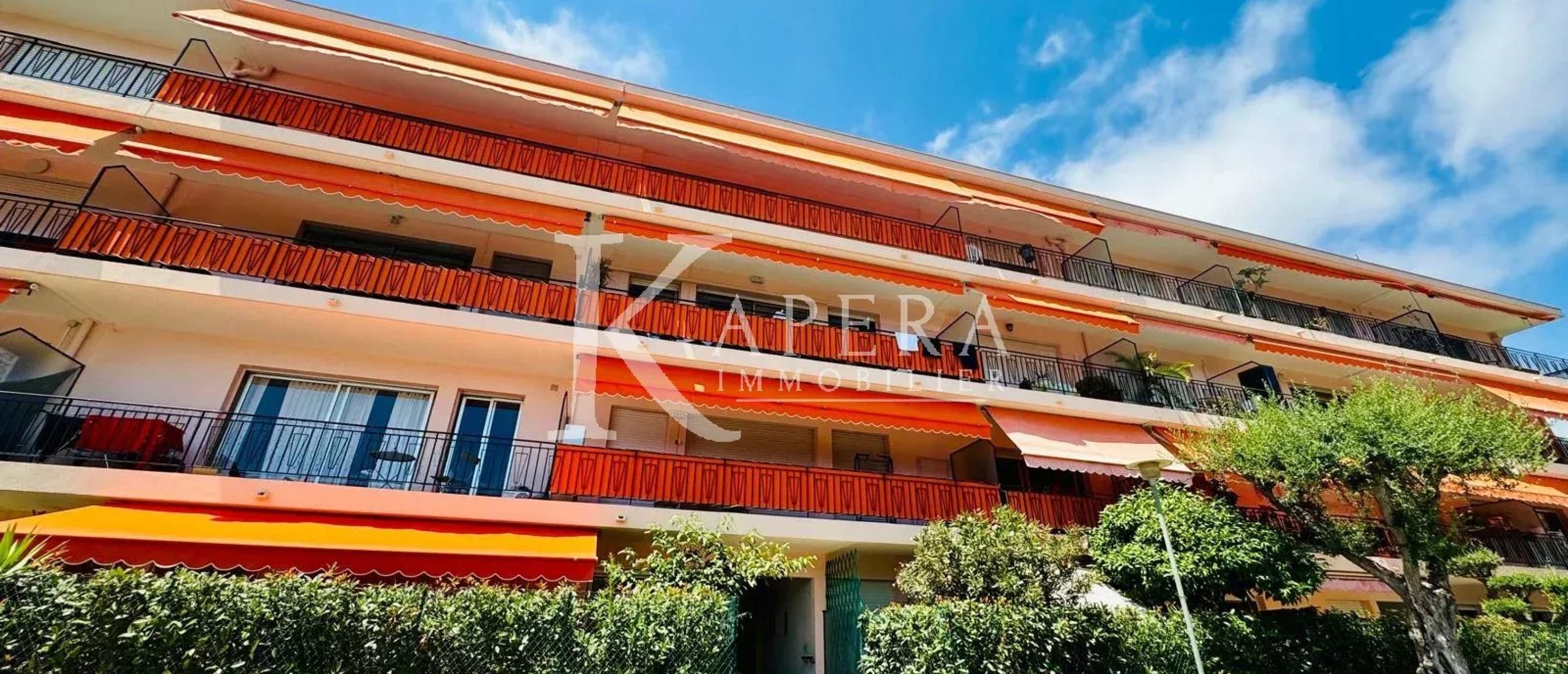 VENTE GRAND F1 36 M² - ROQUEBRUNE-CAP-MARTIN / 2ÈME HAMEAU - TERRASSE - DERNIER ETAGE AVEC TERRASSE