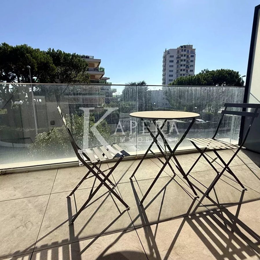VENTE STUDIO 23M2 - SAINT LAURENT DU VAR/VESPINS - TERRASSE