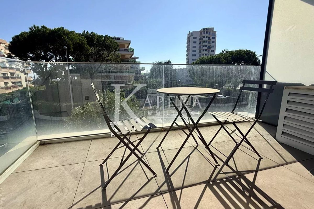 VENTE STUDIO 23M2 - SAINT LAURENT DU VAR/VESPINS  - TERRASSE