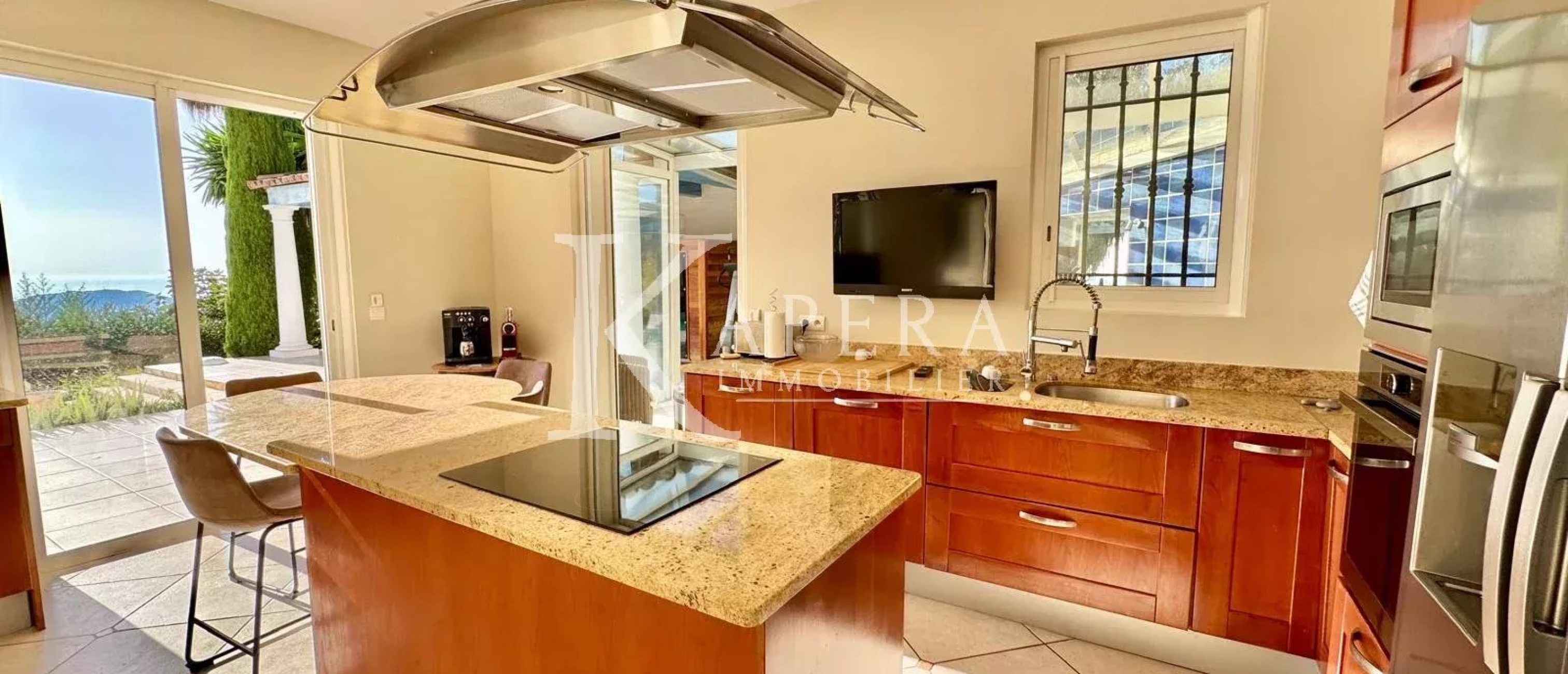 VENTE VILLA D'ARCHITECTE 6P 203M² DANS DOMAINE PRIVE - FALICON