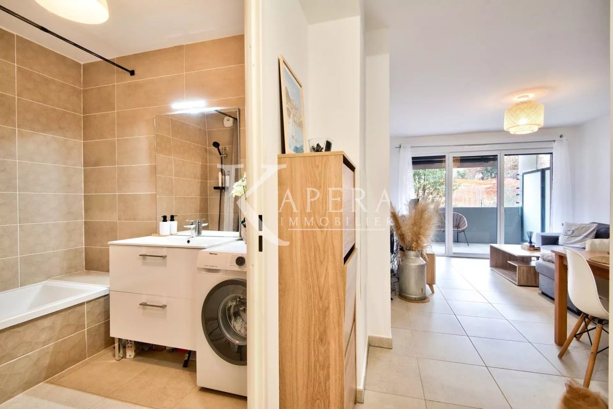 VENTE 2P 41M² - SAINT LAURENT DU VAR/LES PUGETS - TERRASSE - PARKING