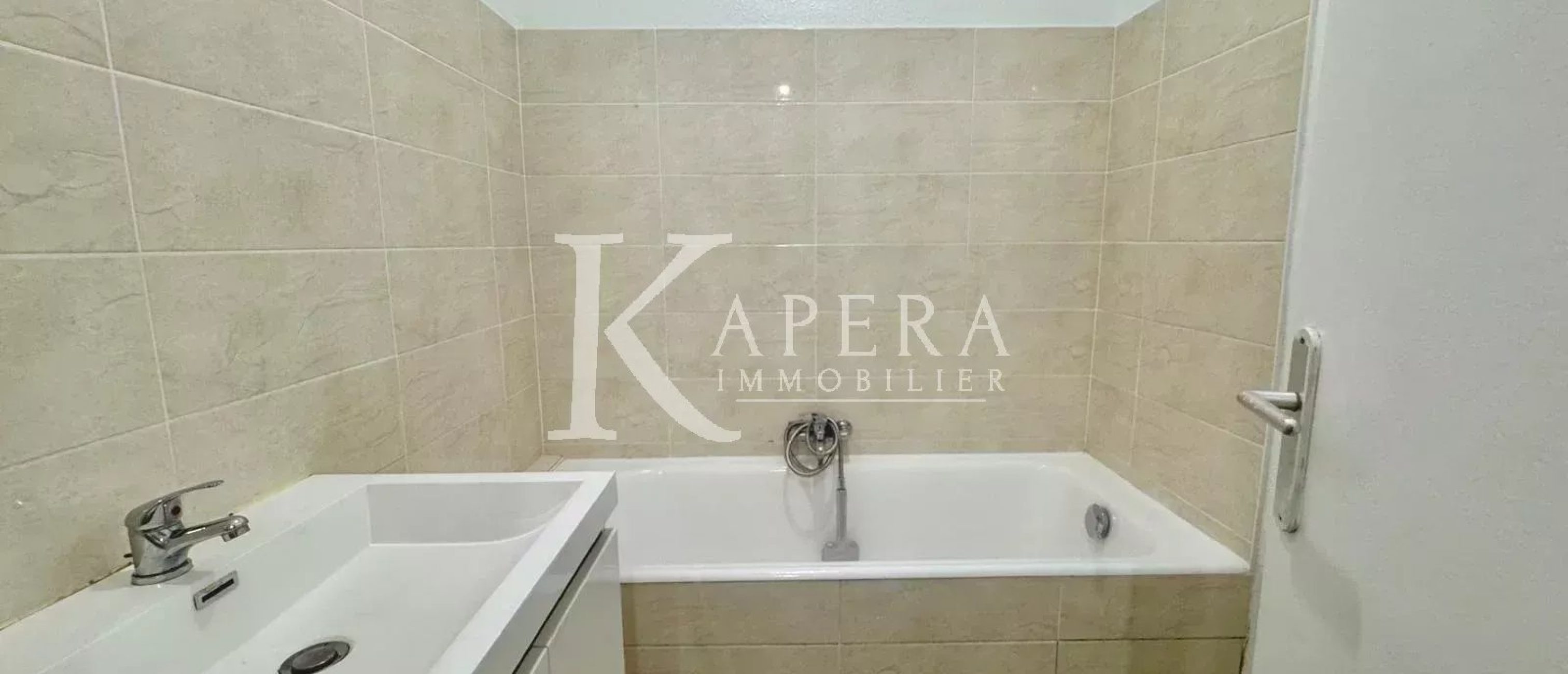 LOCATION MEUBLEE 3P TRAVERSANT 57M² - NICE RIQUIER - BALCON - CAVE