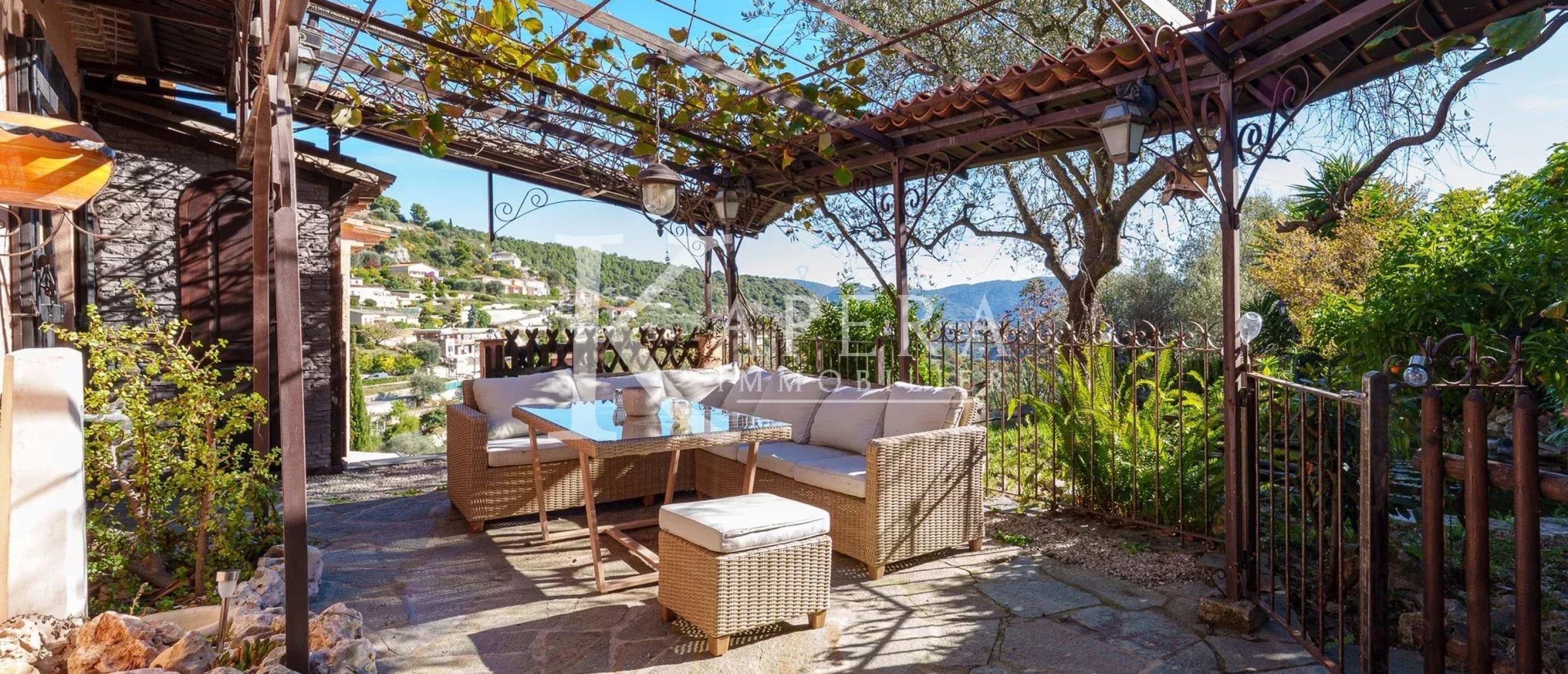 VENTE MAISON 9P 295M2 - FALICON - TERRAIN PISCINABLE