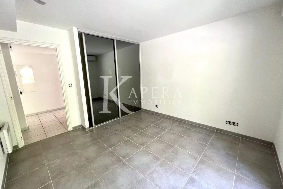 LOCATION VIDE 3 PIECES 75m2 - ANTIBES ILETTE - VUE MER-GARAGE