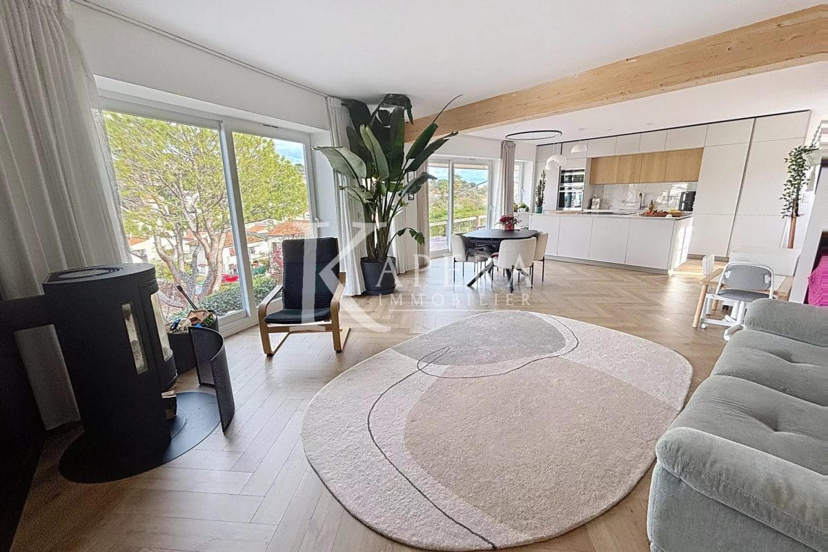 VENTE MAISON INDIVIDUELLE 150M2 - CAGNES SUR MER - CONFORT - STATIONNEMENTS