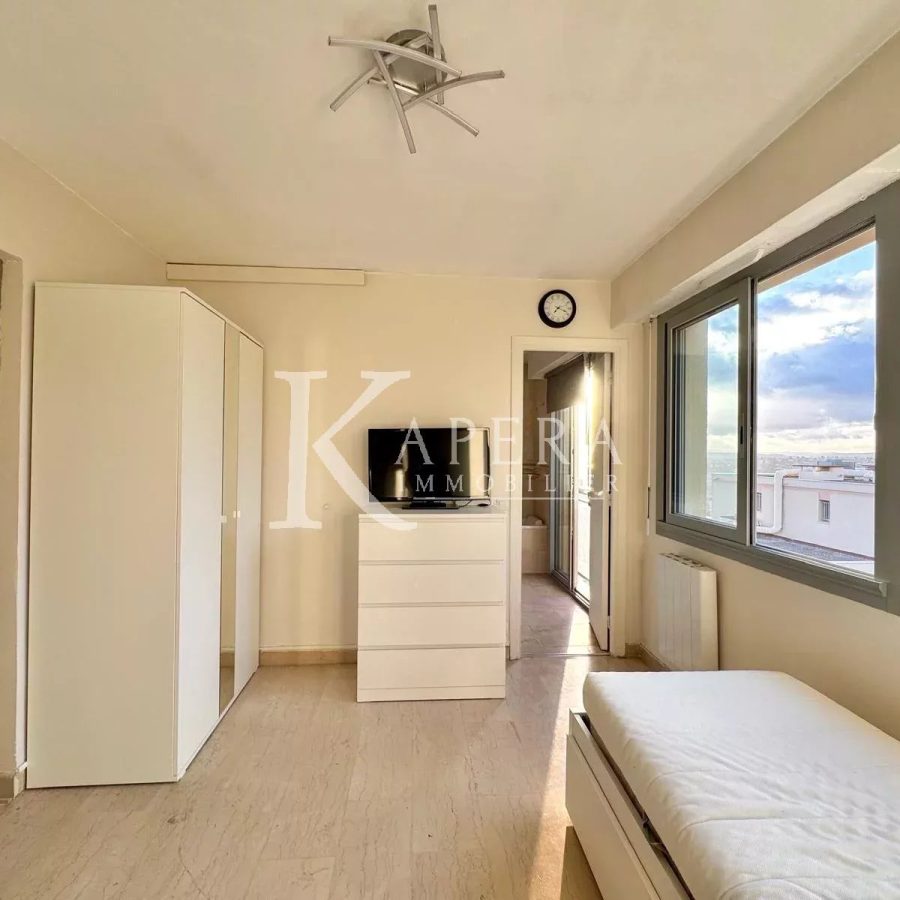 LOCATION STUDIO MEUBLE 20M2 - NICE CORNICHE FLEURIE  - CALME - DERNIER ETAGE