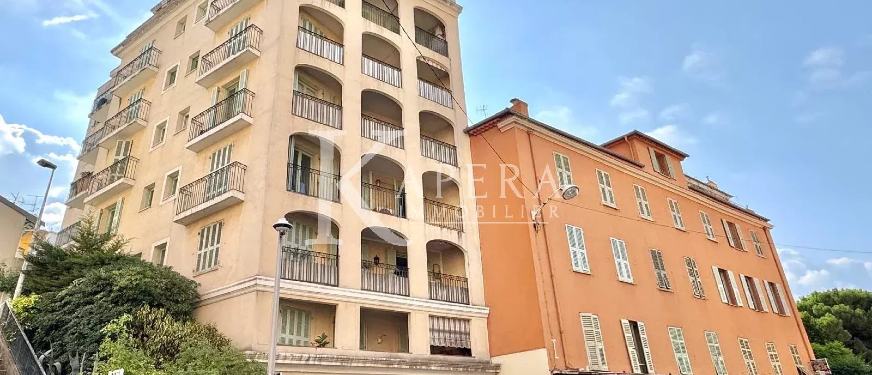 LOCATION MEUBLÉE 10 MOIS – NICE LE PORT – 2P 48M² AVEC TERRASSE ET VUE MER PANORAMIQUE