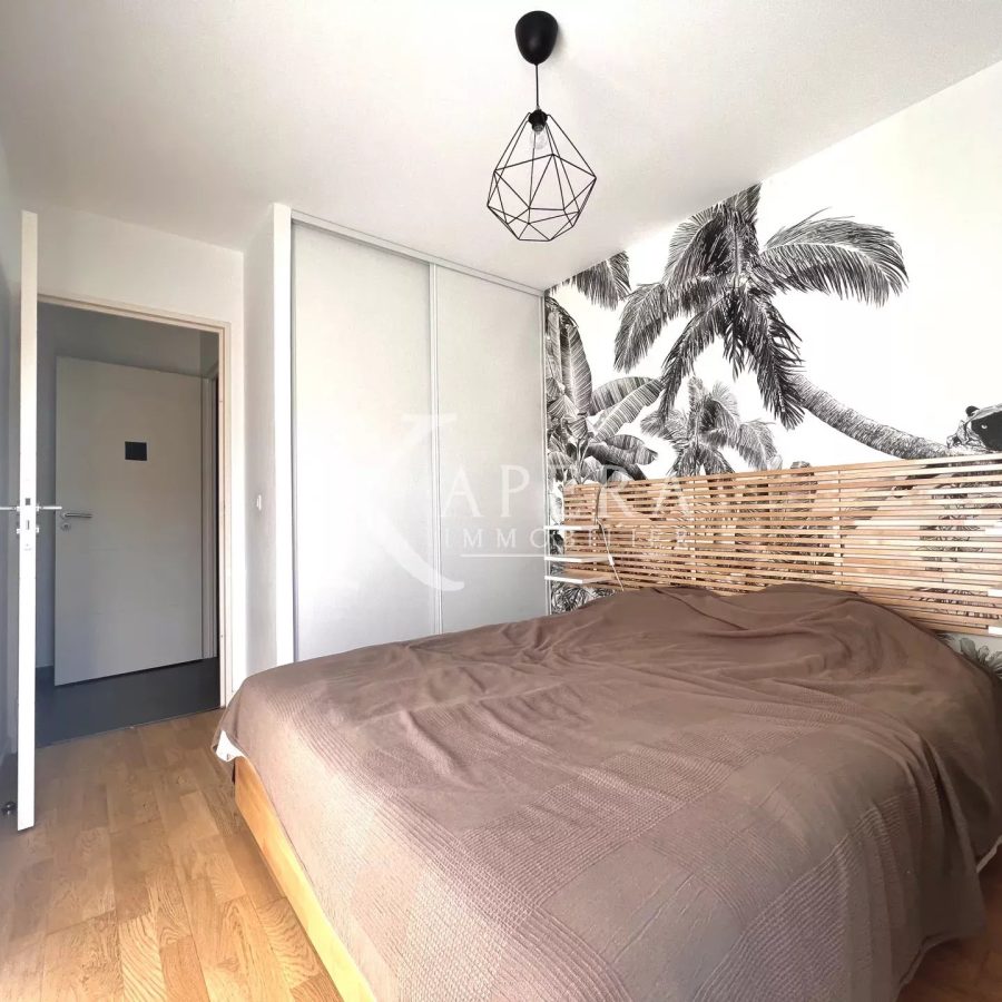 LOCATION MAISON 4P - VILLENEUVE LOUBET - TERRASSE 20M2 - PARKING