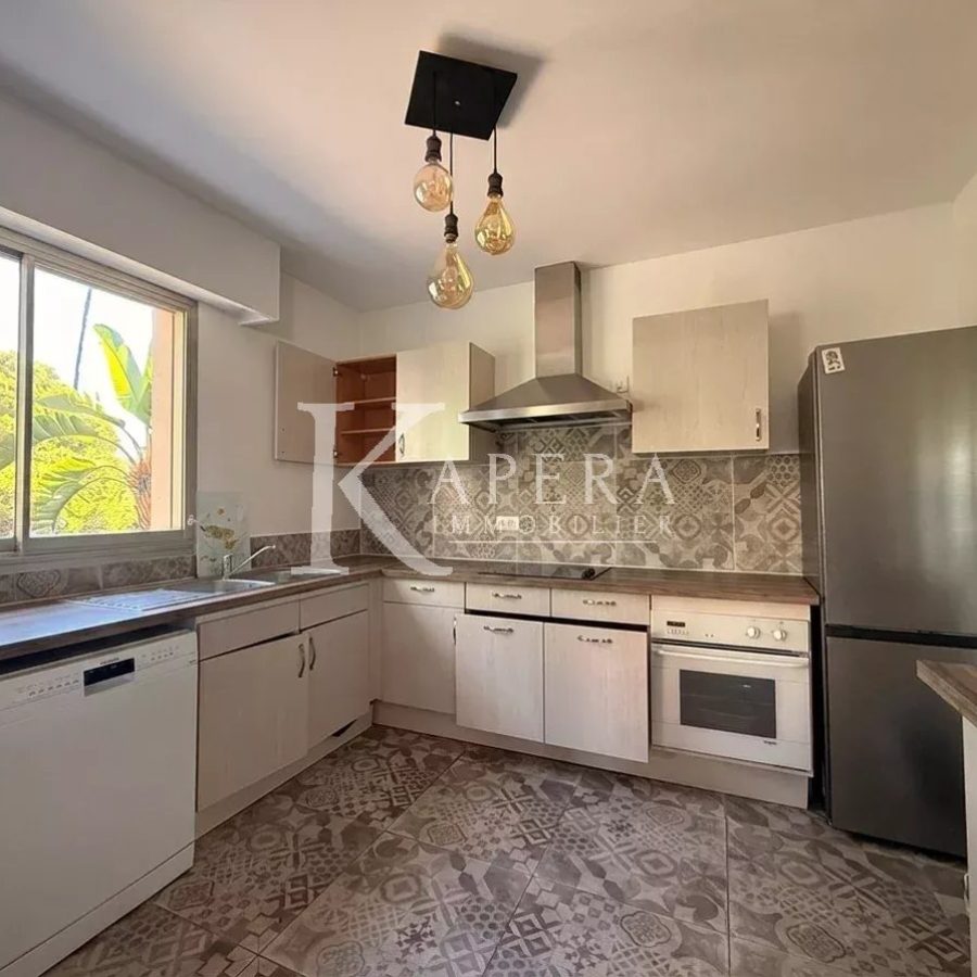 LOCATION 4P MEUBLÉ 100m2 -ANTIBES ROSTAGNE-GARAGE