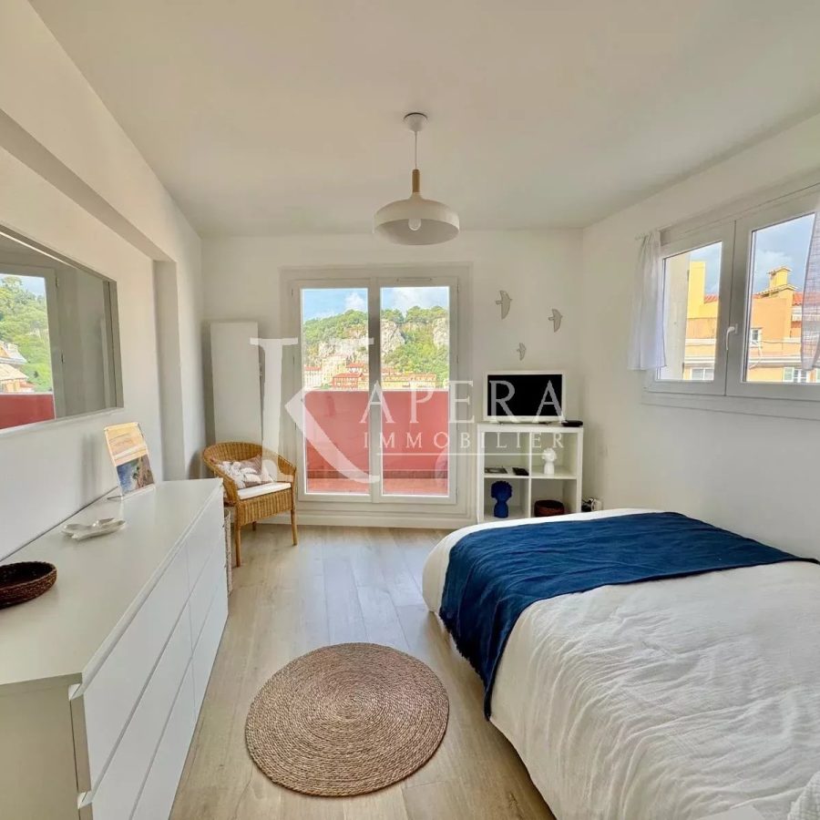 LOCATION MEUBLÉE 10 MOIS – NICE LE PORT – 2P 48M² AVEC TERRASSE ET VUE MER PANORAMIQUE