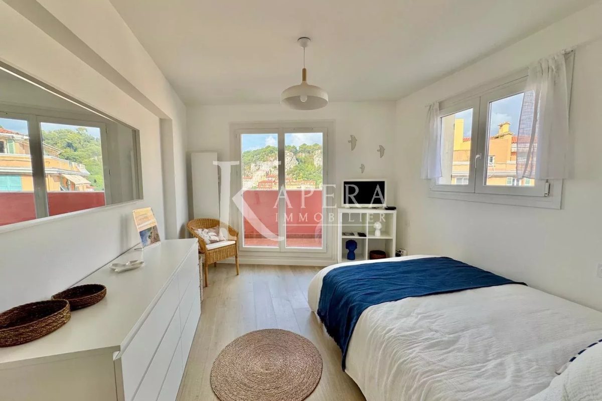 LOCATION MEUBLÉE 10 MOIS – NICE LE PORT – 2P 48M² AVEC TERRASSE ET VUE MER PANORAMIQUE