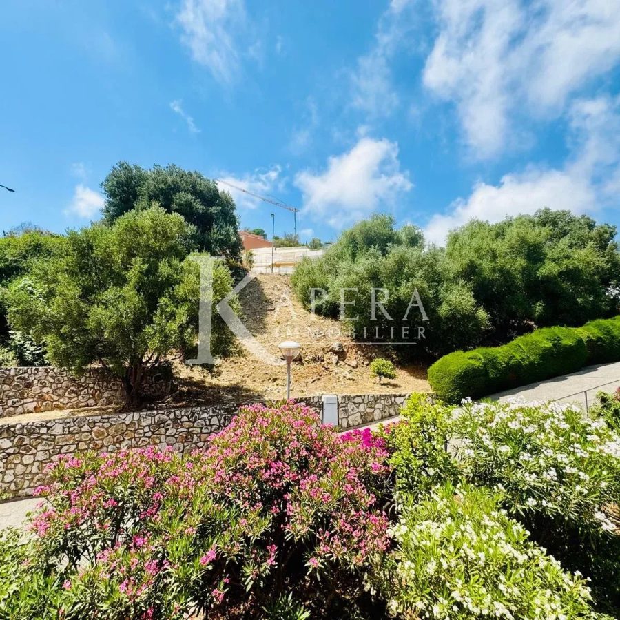 VENTE GRAND F1 36 M² - ROQUEBRUNE-CAP-MARTIN / 2ÈME HAMEAU - TERRASSE - DERNIER ETAGE AVEC TERRASSE