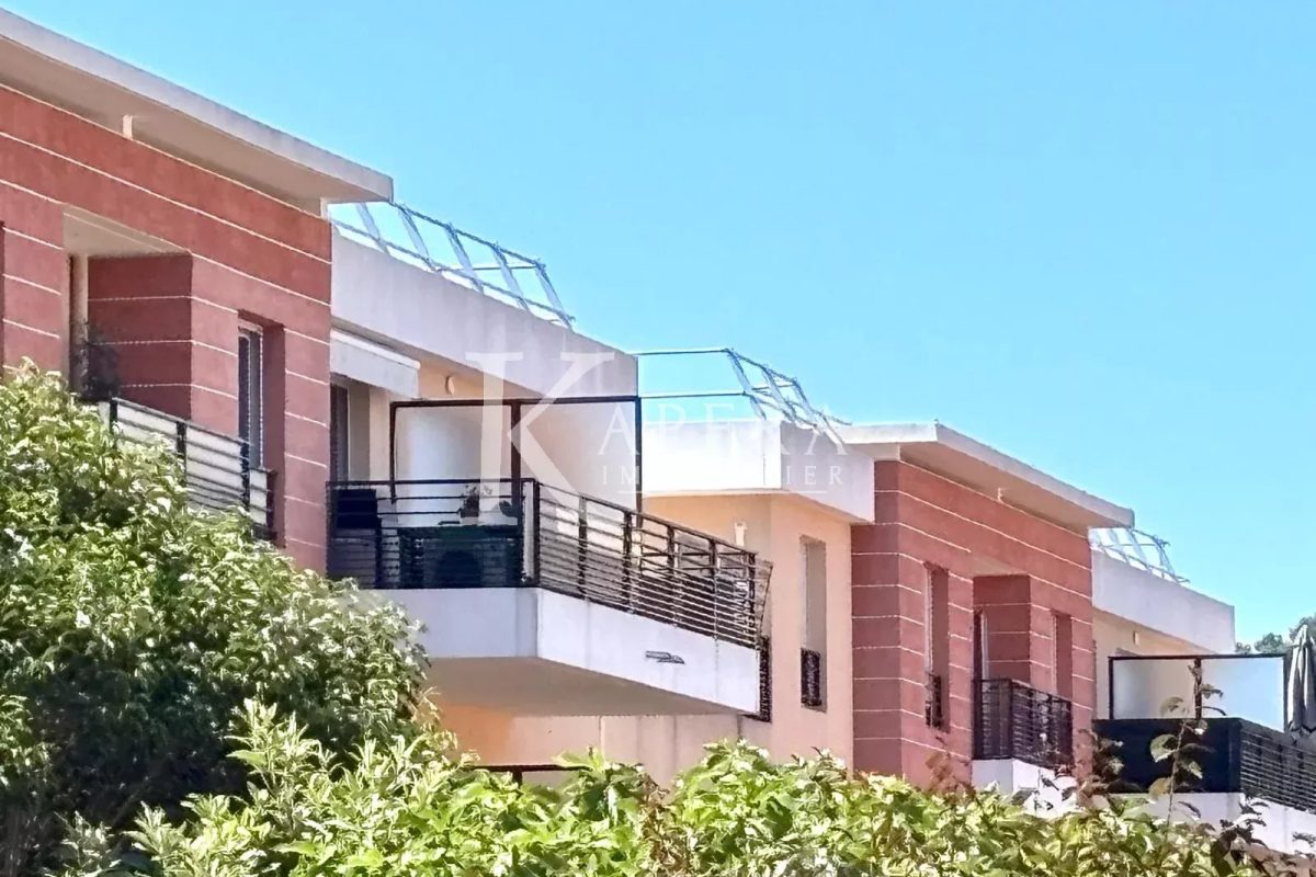 VENTE 2P 40M2 - VALLAURIS - CENTRE VILLE -  TERRASSE - PARKING