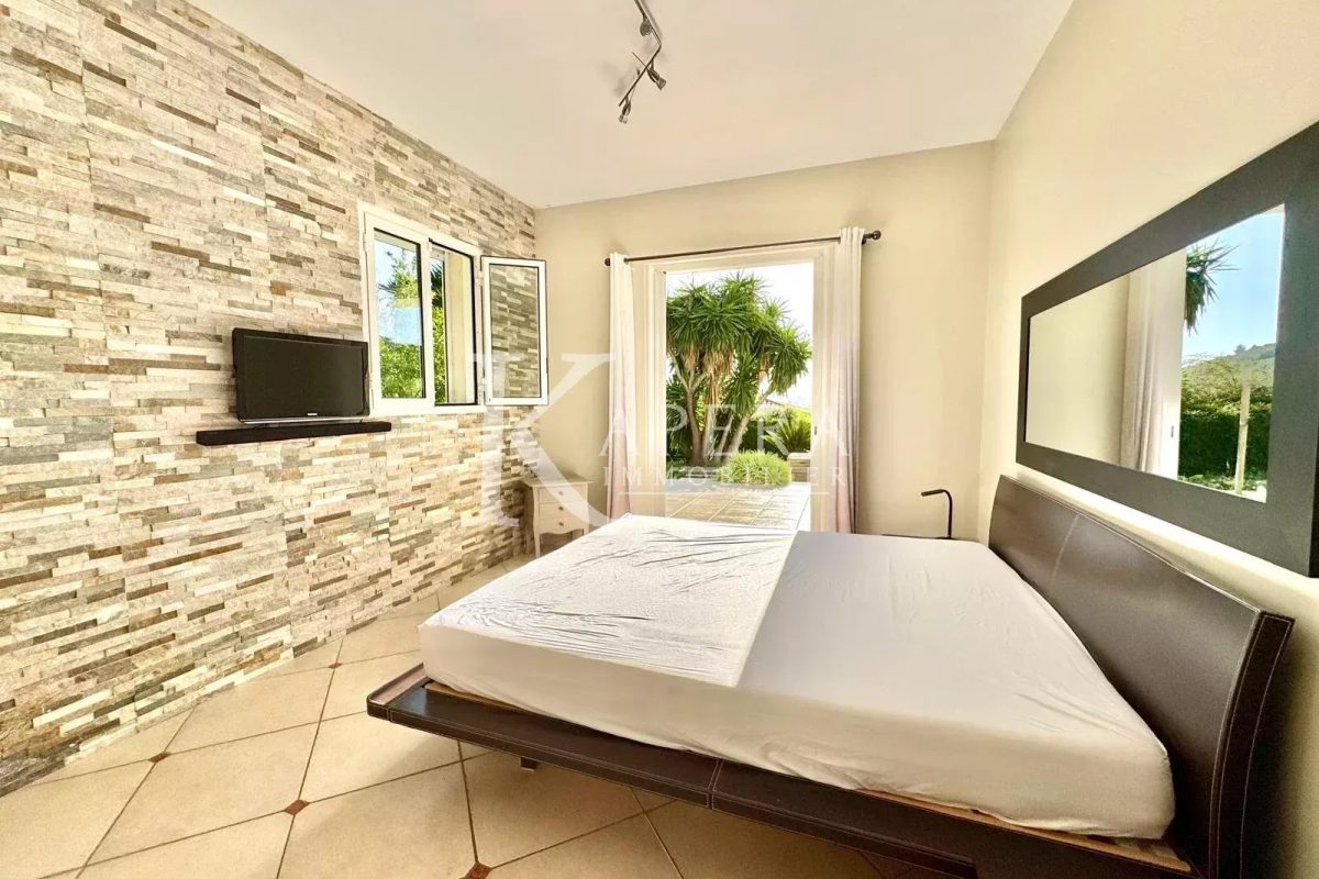 VENTE VILLA D'ARCHITECTE 6P 203M² DANS DOMAINE PRIVE - FALICON