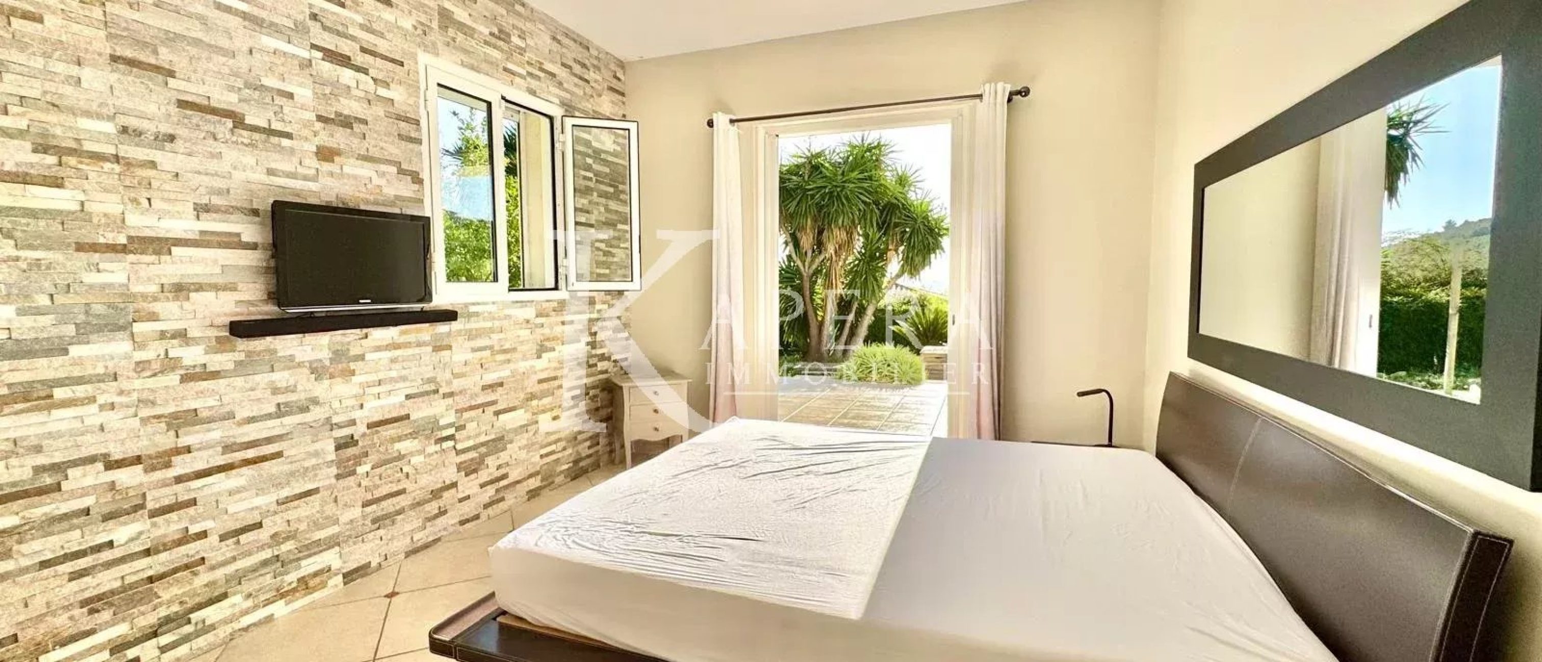 VENTE VILLA D'ARCHITECTE 6P 203M² DANS DOMAINE PRIVE - FALICON