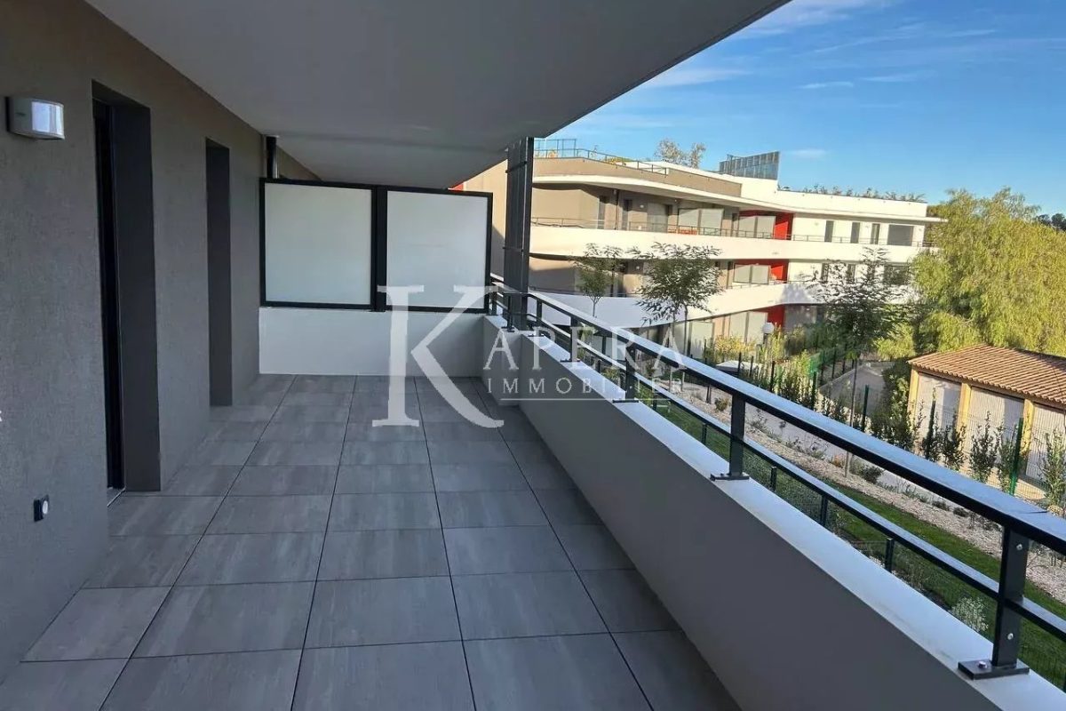 VENTE 3P 67M2 - VILLENEUVE LOUBET/VAUGRENIER - DOUBLE GARAGE - TERRASSE