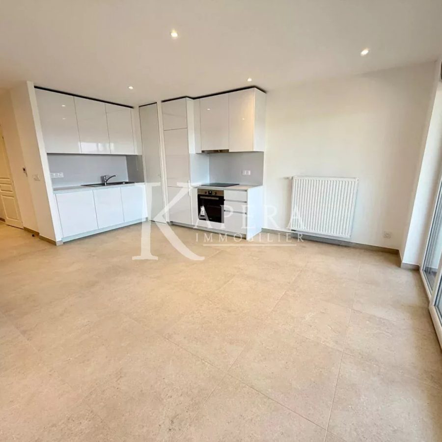 VENTE 2P 42,76M2 - CAGNES SUR MER/L'HUBAC - DOUBLE GARAGE - TERRASSE