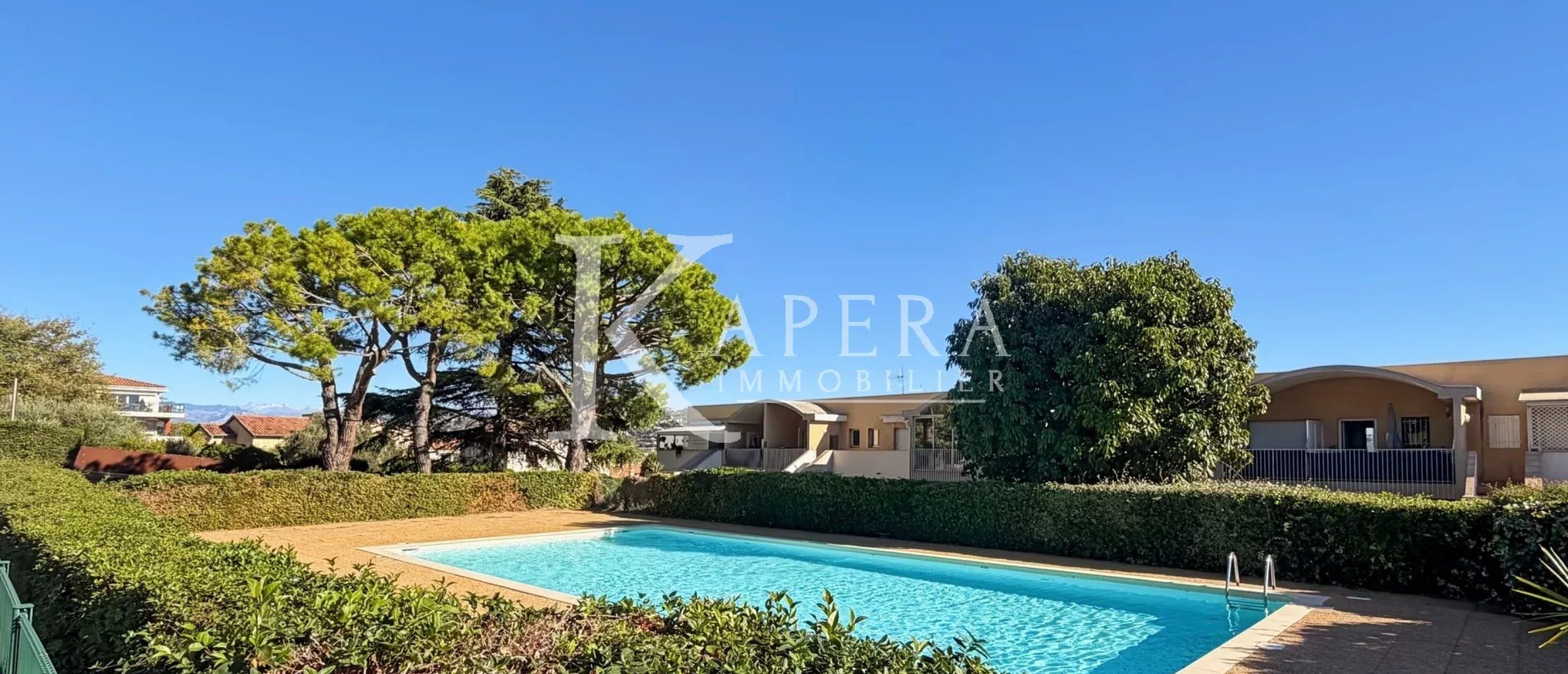 VENTE STUDIO 30M2 - SAINT LAURENT DU VAR / CORNICHE FAHNESTOCK - PISCINE