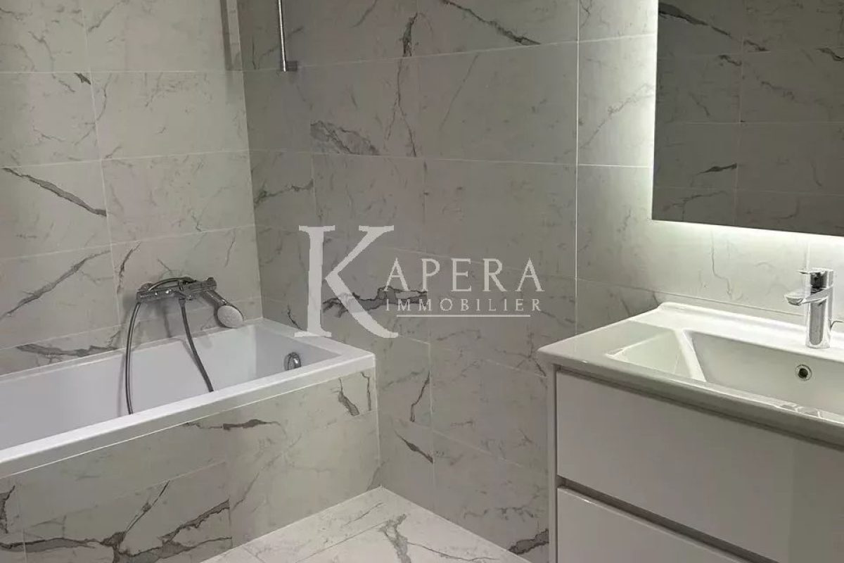 VENTE 3P 67M2 - SAINT LAURENT DU VAR/PORT - PARKINGS - TERRASSE