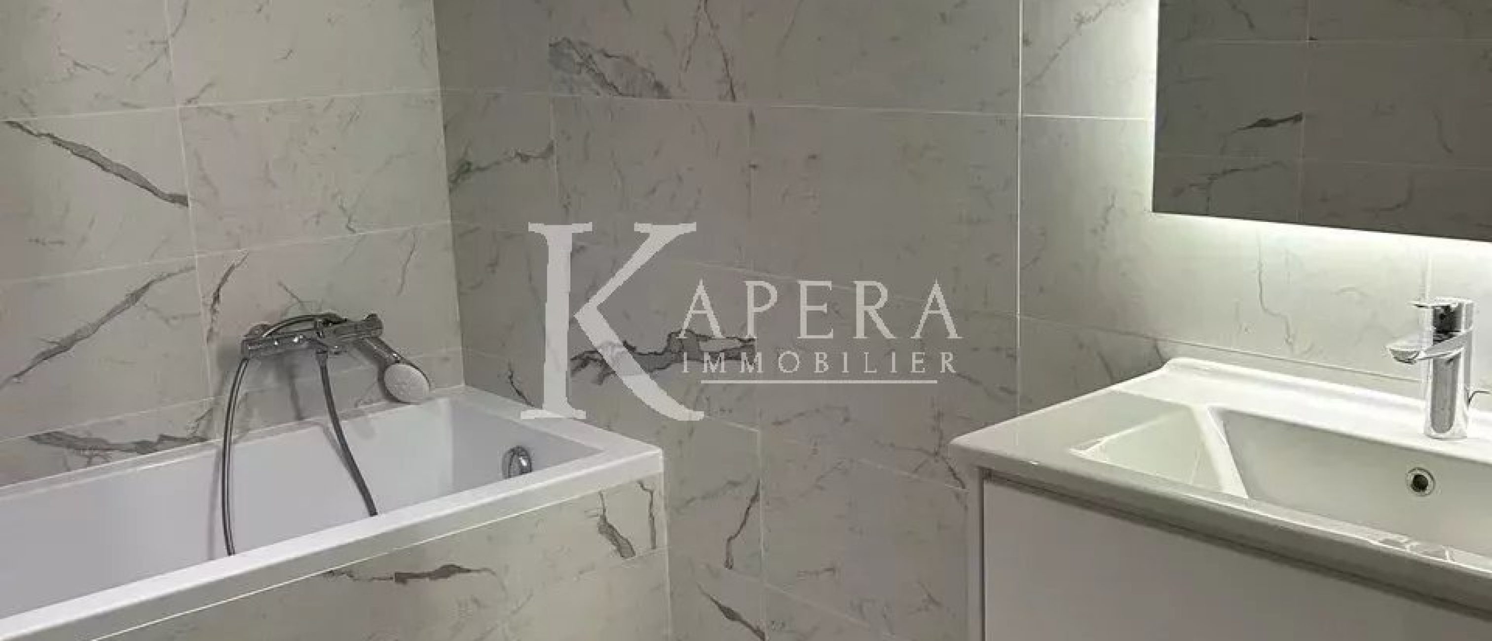 VENTE 3P 67M2 - SAINT LAURENT DU VAR/PORT - PARKINGS - TERRASSE