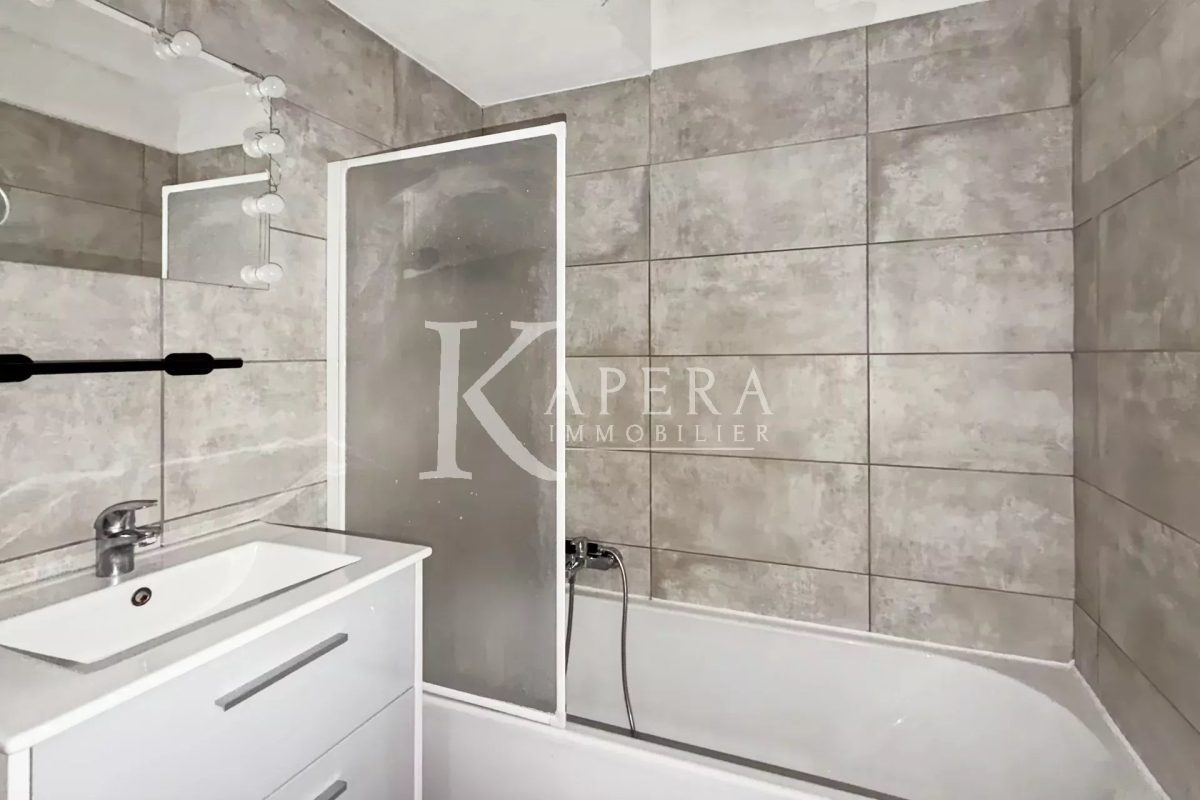 VENTE STUDIO 30M2 - SAINT LAURENT DU VAR / CORNICHE FAHNESTOCK - PISCINE