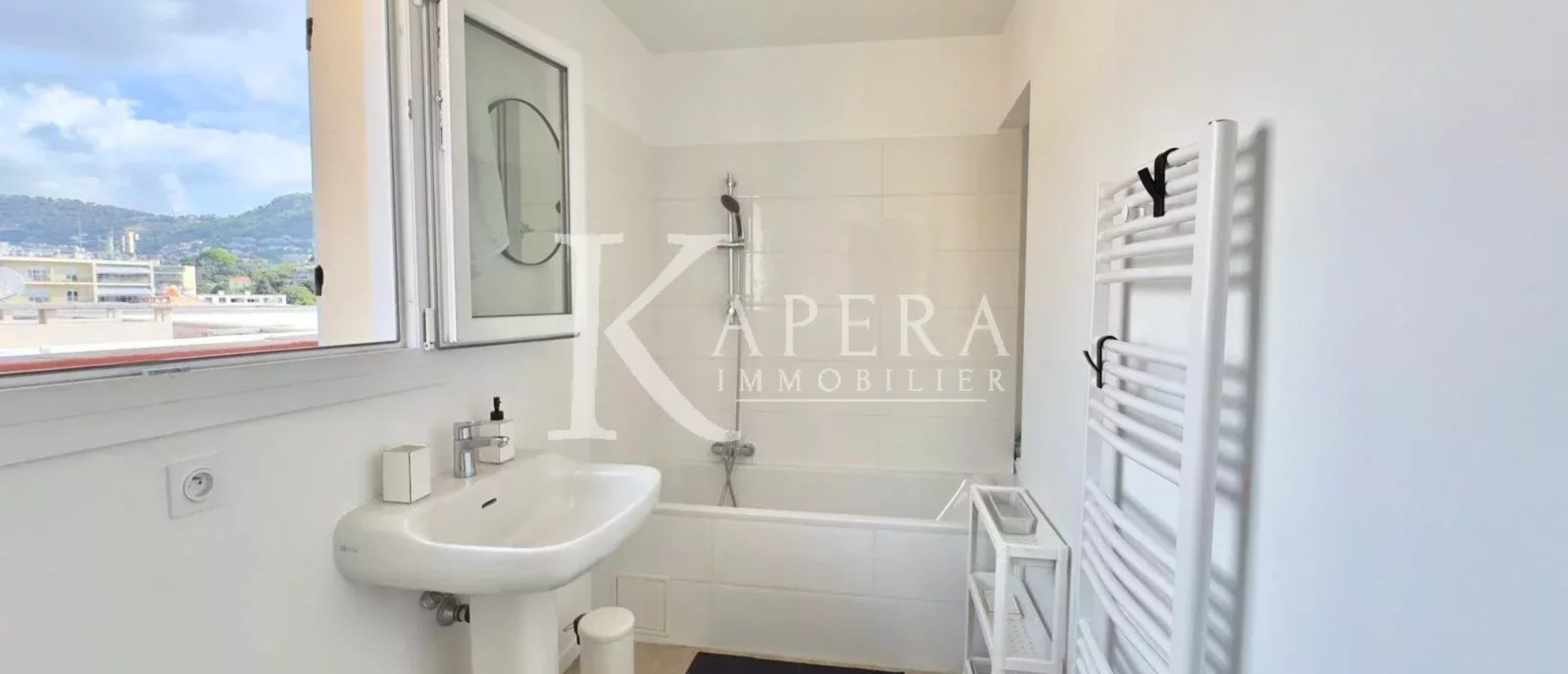 LOCATION MEUBLÉE 10 MOIS – NICE LE PORT – 2P 48M² AVEC TERRASSE ET VUE MER PANORAMIQUE