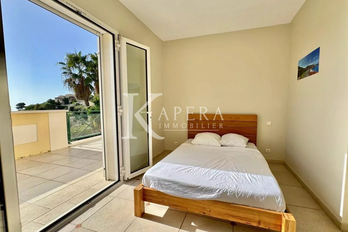 VENTE VILLA D'ARCHITECTE 6P 203M² DANS DOMAINE PRIVE - FALICON