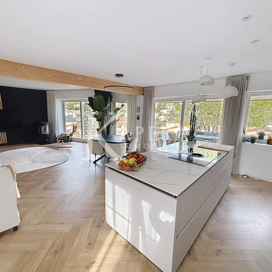 VENTE MAISON INDIVIDUELLE 150M2 - CAGNES SUR MER - CONFORT - STATIONNEMENTS