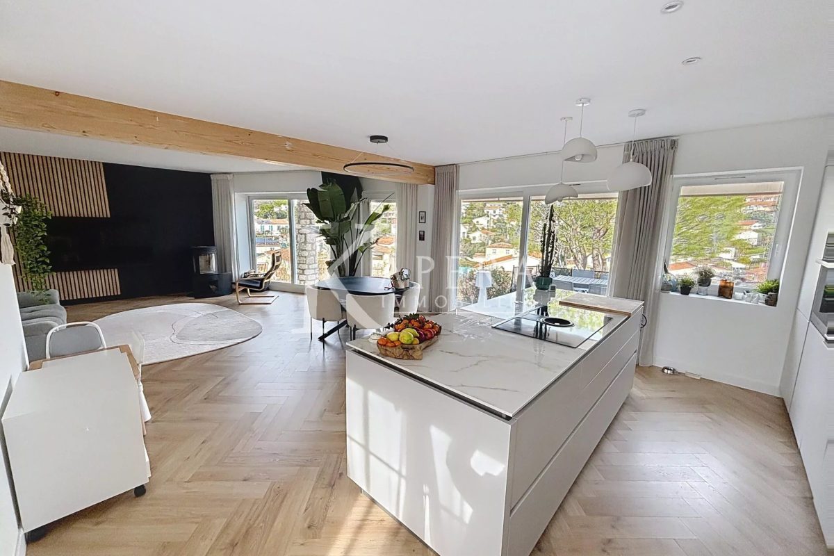 VENTE MAISON INDIVIDUELLE 150M2 - CAGNES SUR MER - CONFORT - STATIONNEMENTS