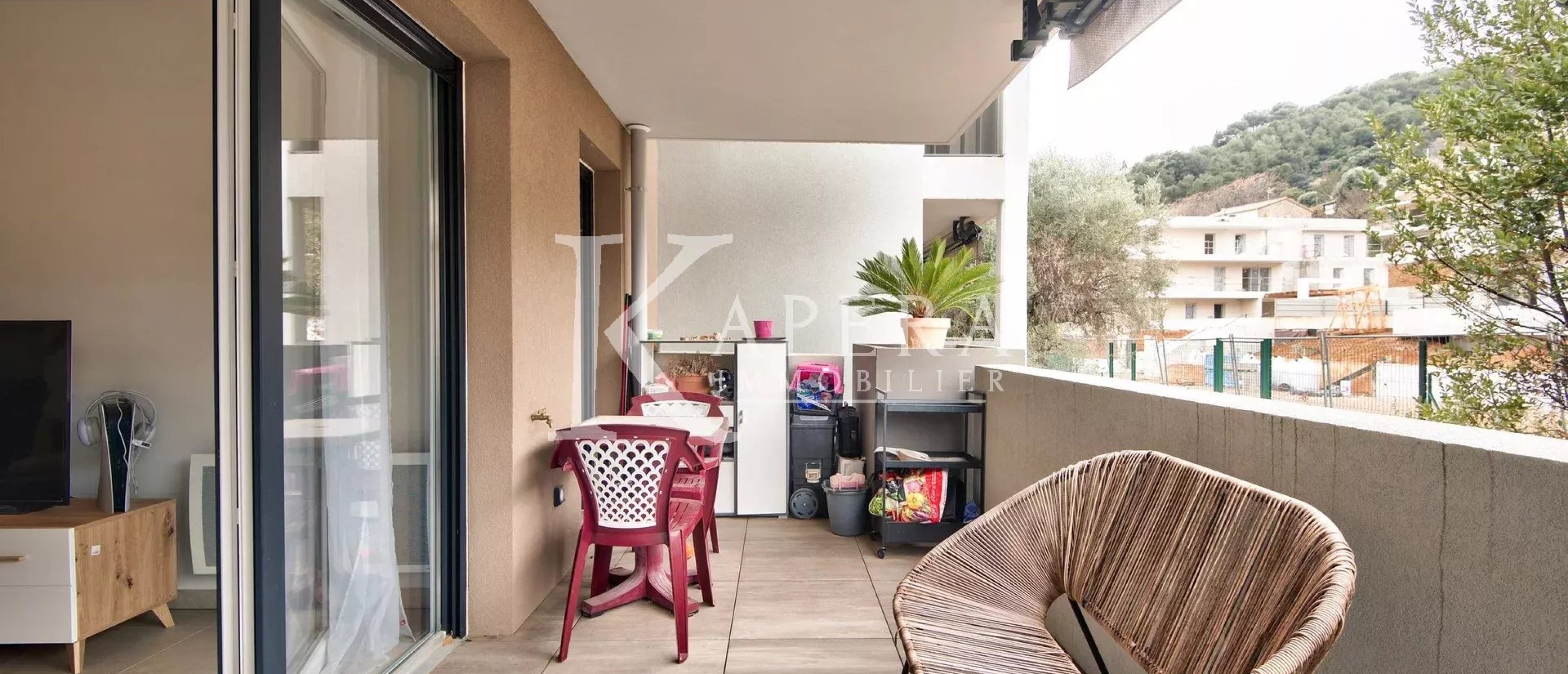 VENTE 2P 41M² - SAINT LAURENT DU VAR/LES PUGETS - TERRASSE - PARKING