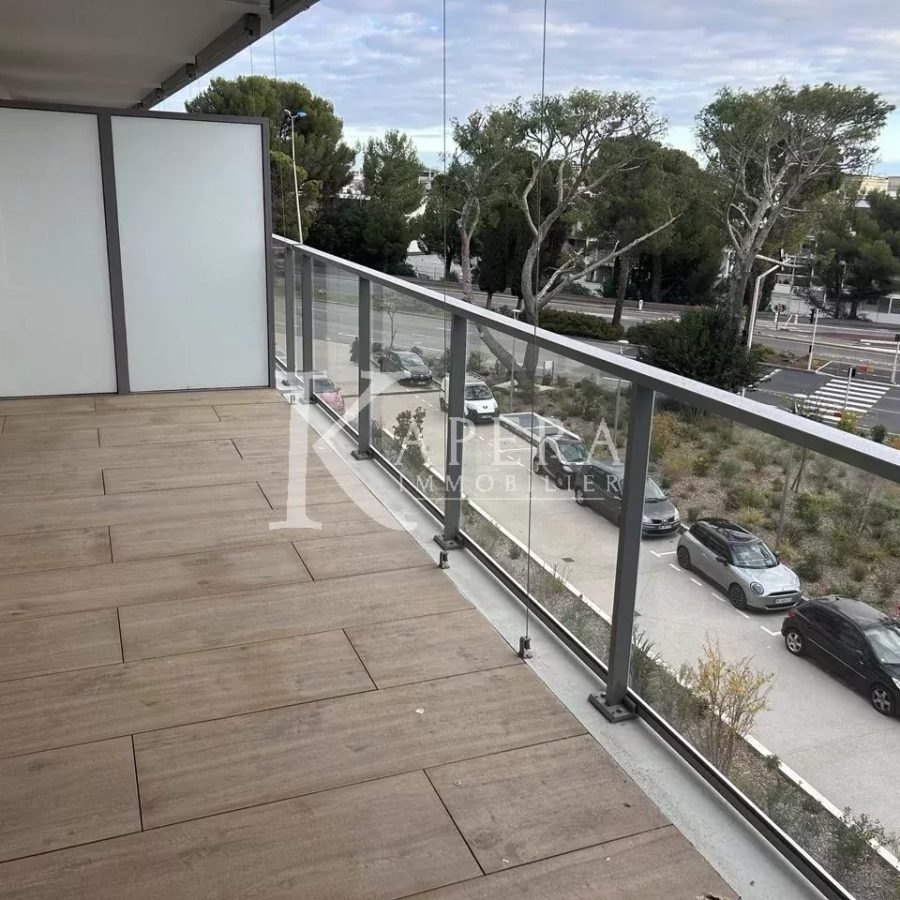 VENTE 3P 67M2 - SAINT LAURENT DU VAR/PORT - PARKINGS - TERRASSE